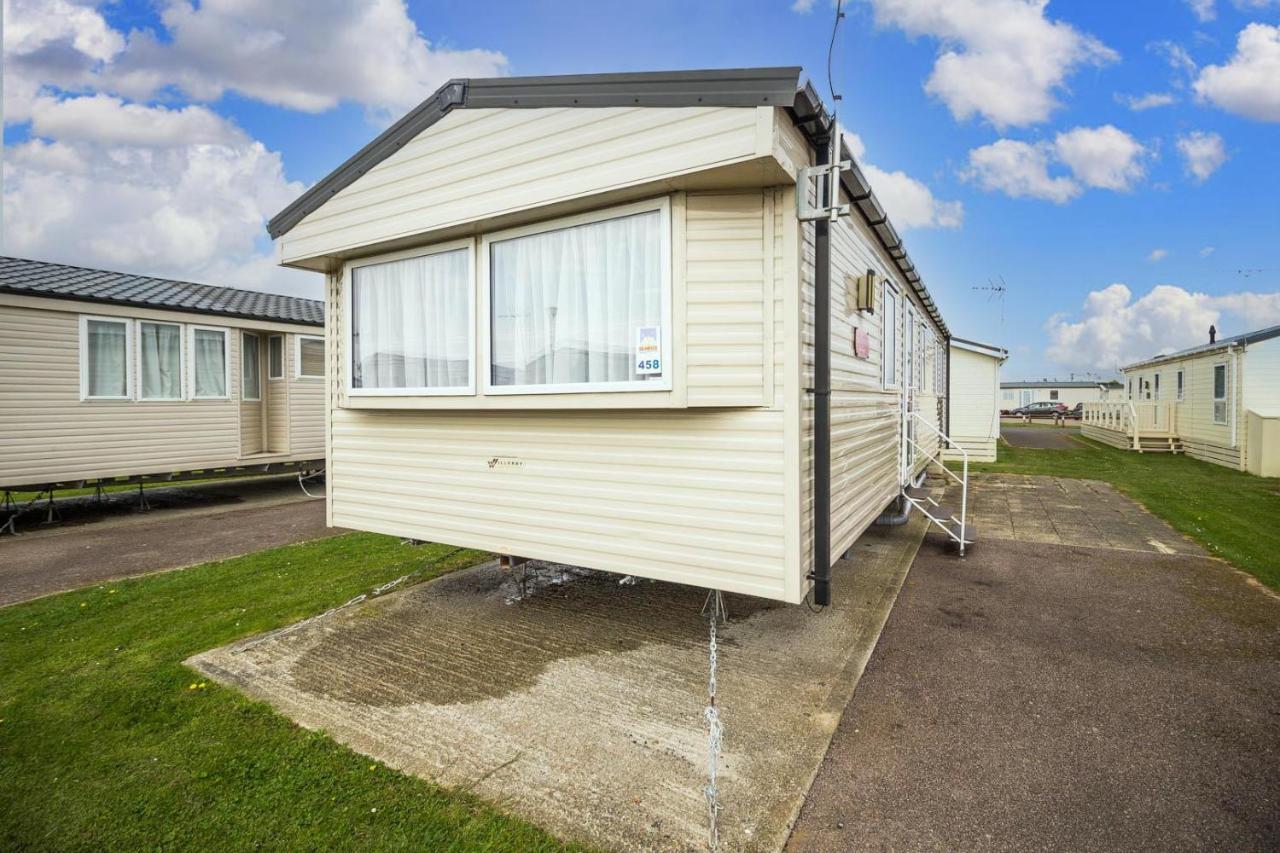 Lovely 8 Berth Caravan At Seawick Holiday Park In Essex Ref 27458S แคลกตัน-ออน-ซี ภายนอก รูปภาพ